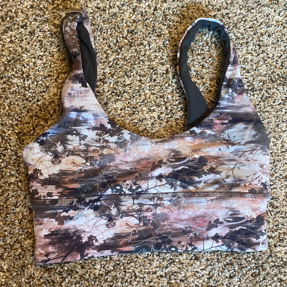 Lululemon sports bra